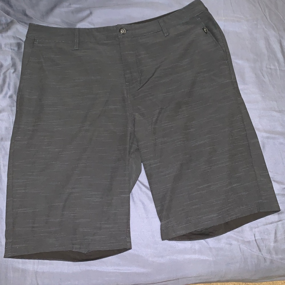 Mens Buckle shorts. 38w
